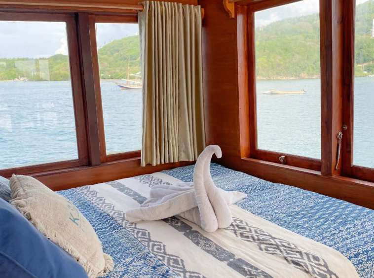 Kanhaloka - Master Ocean Cabin - Open Trip - Labuan Bajo - KiakiaTourId 5