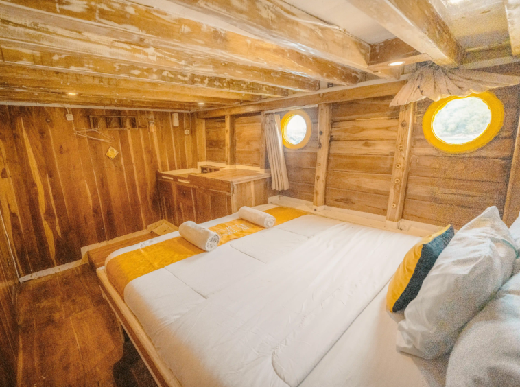 NK Jaya 1 - Superior Cabin - Open Trip - Labuan Bajo - KiakiaTourId 6