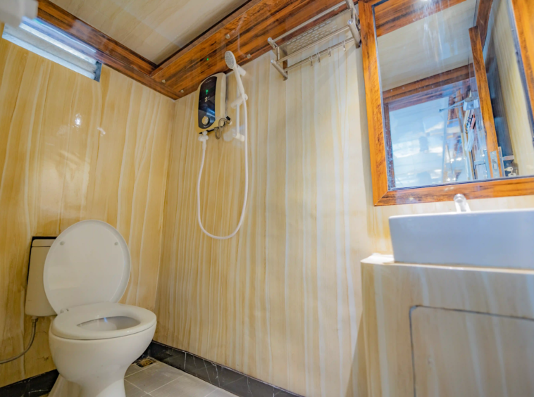 Ocean Angel- Familiy Cabin - Open Trip - Labuan Bajo - KiakiaTourId 3