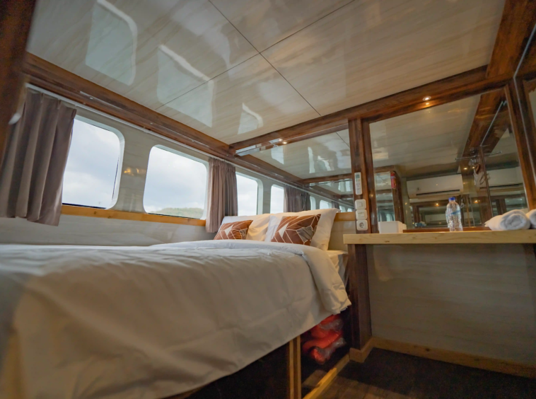 Ocean Angel- Superior Seaview Cabin - Open Trip - Labuan Bajo - KiakiaTourId 3