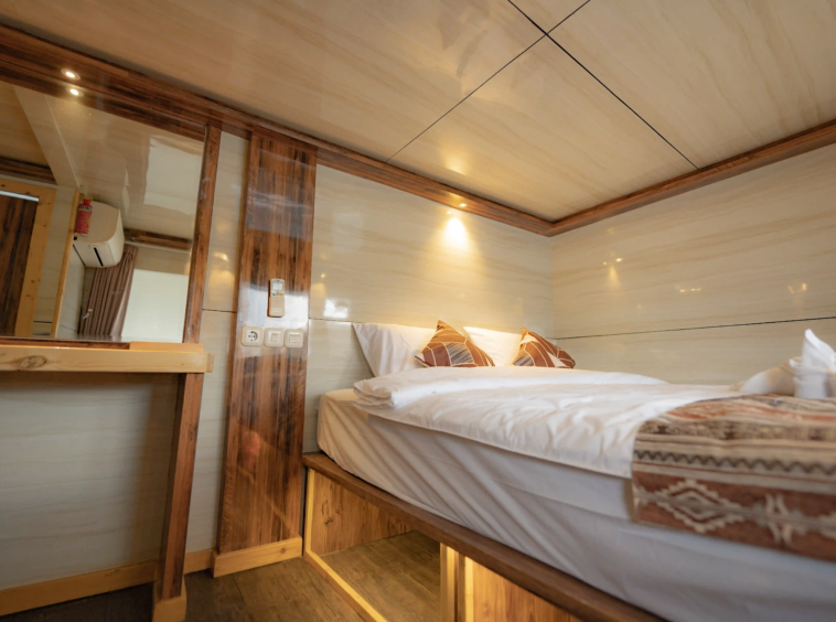 Ocean Angel- VIP Seaview Cabin - Open Trip - Labuan Bajo - KiakiaTourId 3