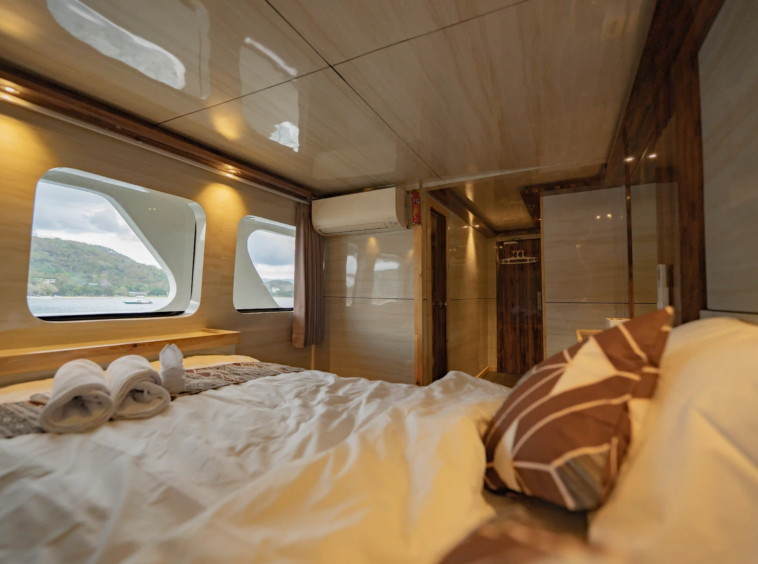 Ocean Angel- VIP Seaview Cabin - Open Trip - Labuan Bajo - KiakiaTourId 4