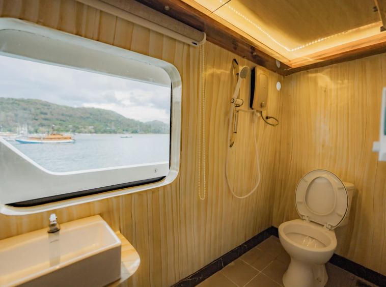 Ocean Angel- VIP Seaview Cabin - Open Trip - Labuan Bajo - KiakiaTourId 5