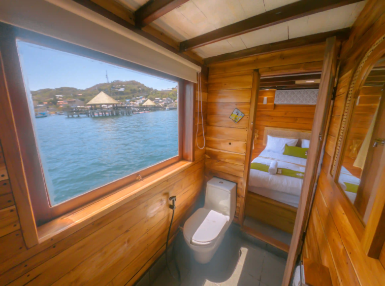 Yumana - Deluxe Cabin - Open Trip - Labuan Bajo - KiakiaTourId 4