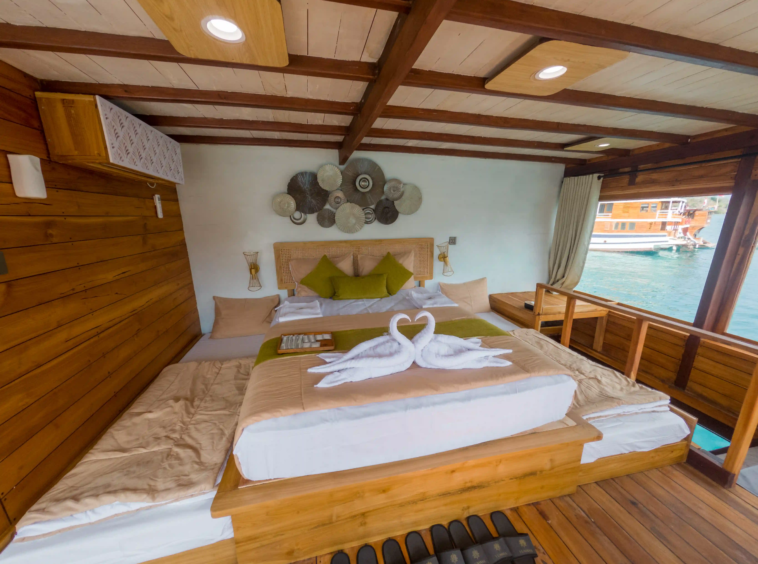 Yumana - Royal Suite Cabin - Open Trip - Labuan Bajo - KiakiaTourId 8