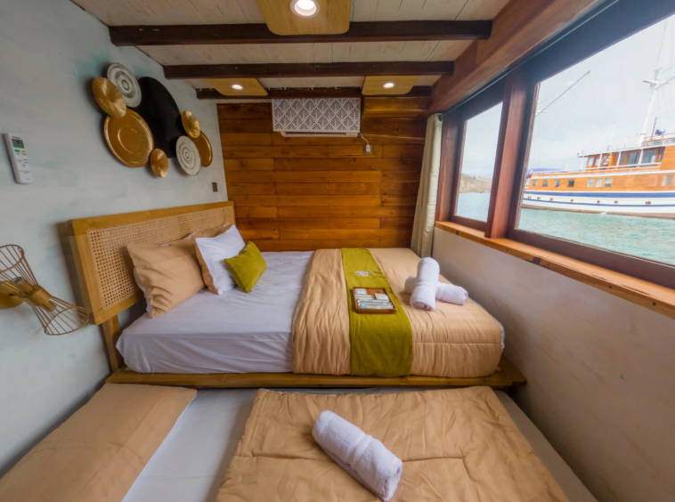 Yumana - Signature Cabin - Open Trip - Labuan Bajo - KiakiaTourId 3