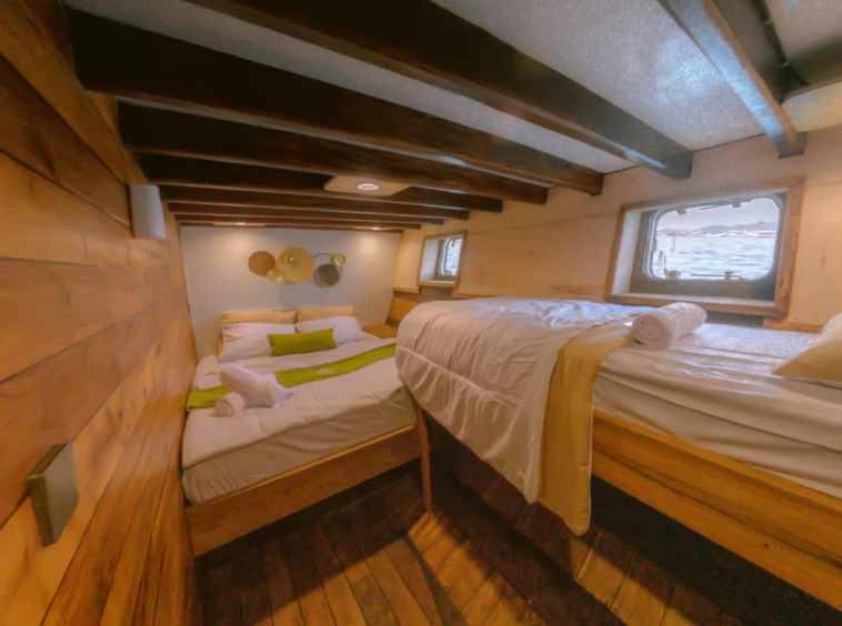 Yumana - Superior Cabin - Open Trip - Labuan Bajo - KiakiaTourId 1